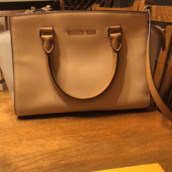 Michael Kors Bag - Picture 1 of 1